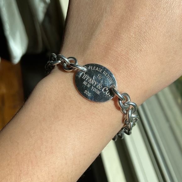 Tiffany Thick Chain Oval Bracelet - Picture 6 of 7